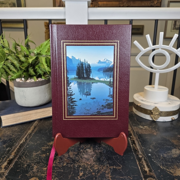 Canada's National Parks DELUXE Book | Maligne Lake Photo Nat Geo Coffee Table - Picture 3 of 8